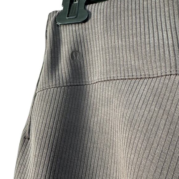 Lululemon Ribbed Softstreme Flared Pant Espresso Dark Brown Size 4 - Picture 5 of 6